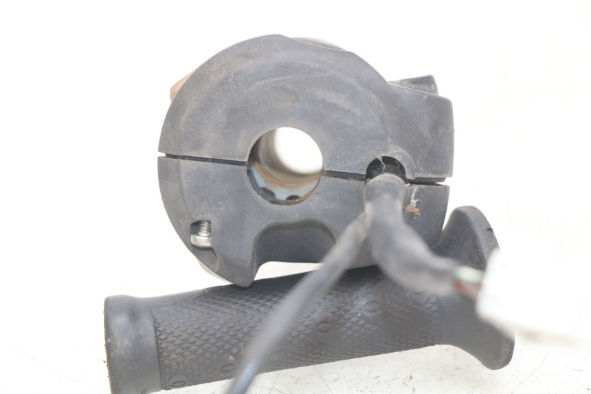 photo de RIGHT HANDLEBAR SWITCH GILERA NEXUS 125 (2007 - 2009)