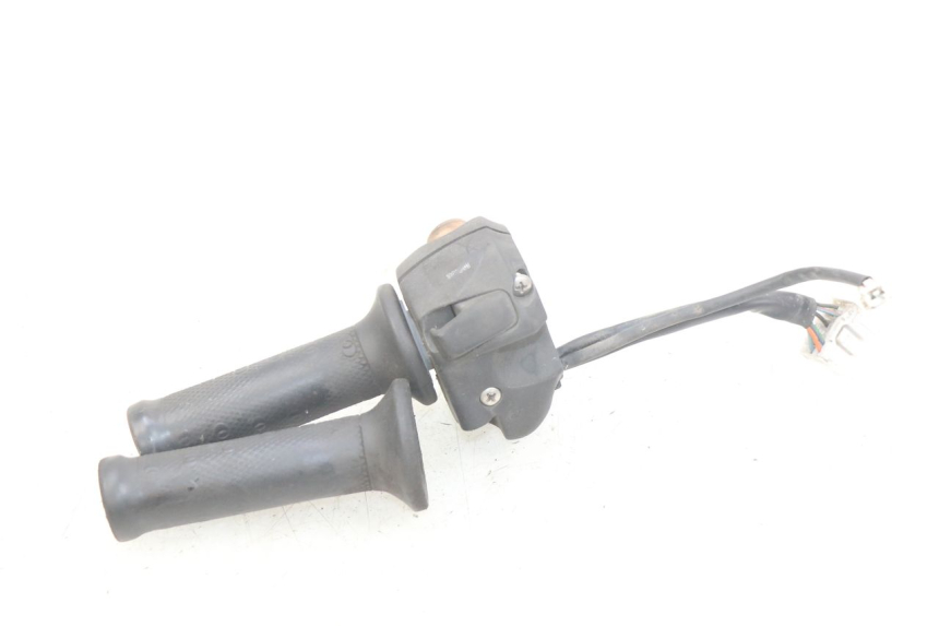 photo de RIGHT HANDLEBAR SWITCH GILERA NEXUS 125 (2007 - 2009)