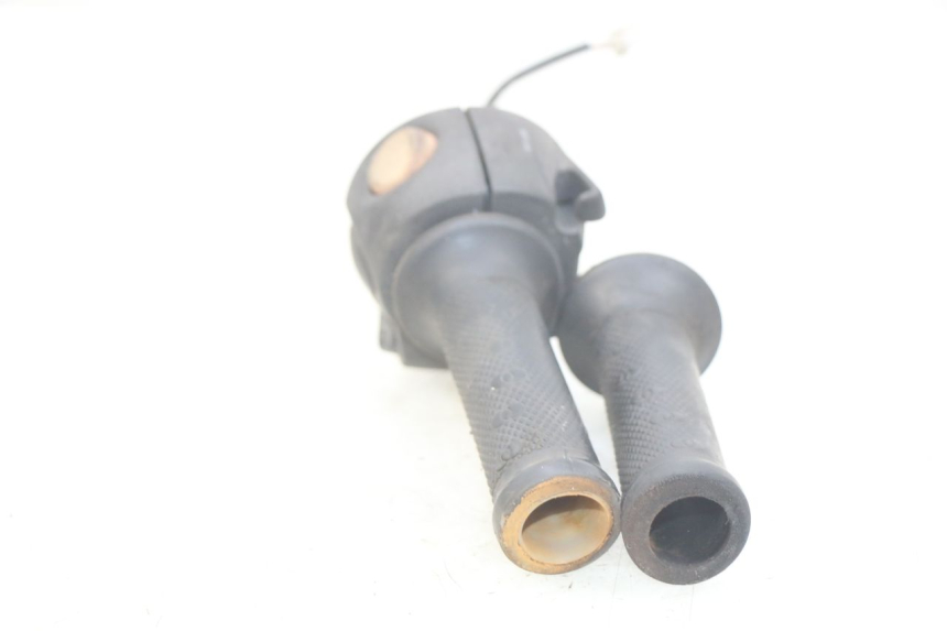 photo de RIGHT HANDLEBAR SWITCH GILERA NEXUS 125 (2007 - 2009)