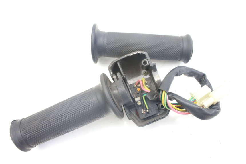 photo de RIGHT HANDLEBAR SWITCH IMF INDUSTRIE PACH 2T 50 (2009 - 2018)