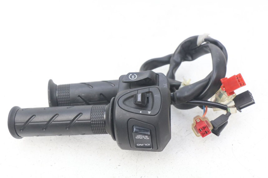photo de RIGHT SWITCH HONDA PCX (JF57/JF64) 125 (2014 - 2018)