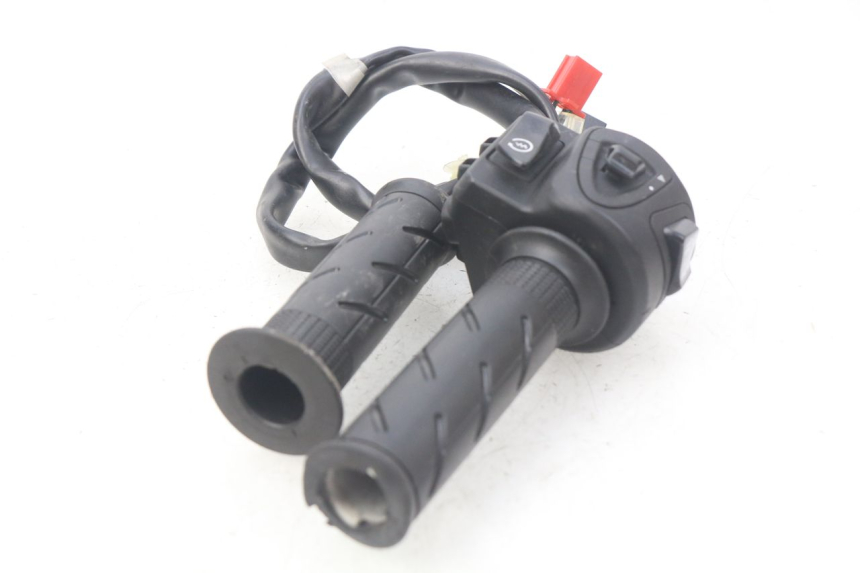 photo de RIGHT SWITCH HONDA PCX (JF57/JF64) 125 (2014 - 2018)