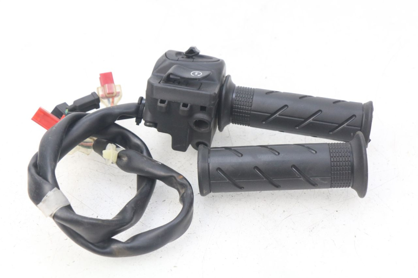 photo de RIGHT SWITCH HONDA PCX (JF57/JF64) 125 (2014 - 2018)