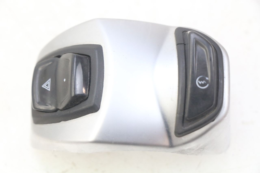 photo de RIGHT HANDLEBAR SWITCH PEUGEOT DJANGO 2T 50 (2014 - 2019)