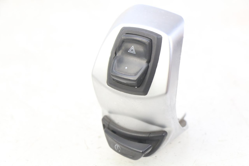photo de RIGHT HANDLEBAR SWITCH PEUGEOT DJANGO 2T 50 (2014 - 2019)