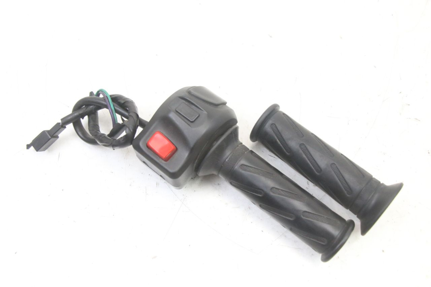 photo de RIGHT HANDLEBAR SWITCH PEUGEOT KISBEE 4T 50 (2018 - 2022)