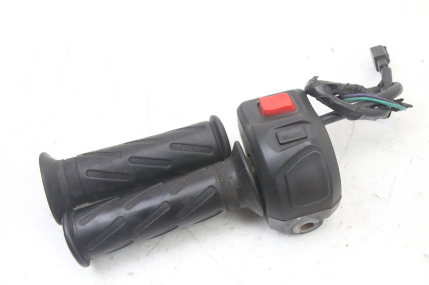 photo de RIGHT HANDLEBAR SWITCH PEUGEOT KISBEE 4T 50 (2018 - 2022)