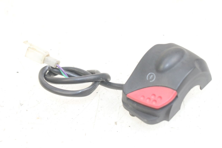 photo de RIGHT HANDLEBAR SWITCH PEUGEOT LUDIX 50 (2005 - 2007)