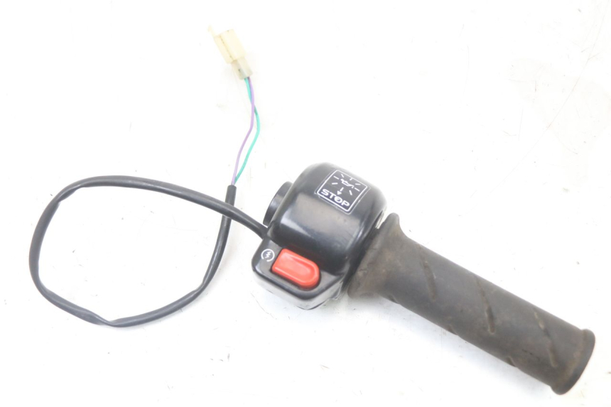 photo de RIGHT HANDLEBAR SWITCH PEUGEOT LUDIX 50 (2005 - 2007)