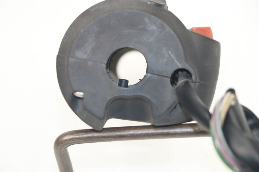 photo de RIGHT HANDLEBAR SWITCH PEUGEOT SATELIS 125 (2006 - 2009)