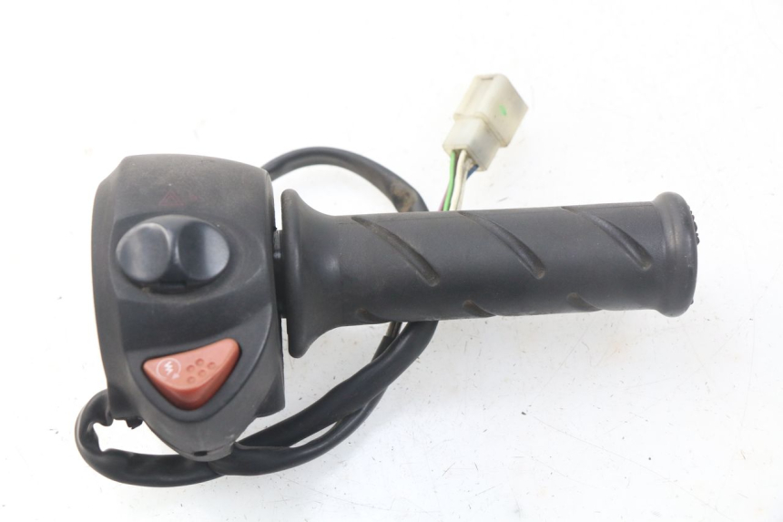 photo de RIGHT HANDLEBAR SWITCH PEUGEOT SATELIS 125 (2006 - 2009)