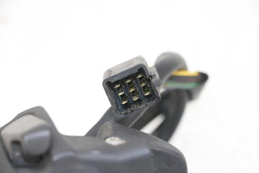 photo de RIGHT SWITCH PEUGEOT SATELIS 125 (2013 - 2018)