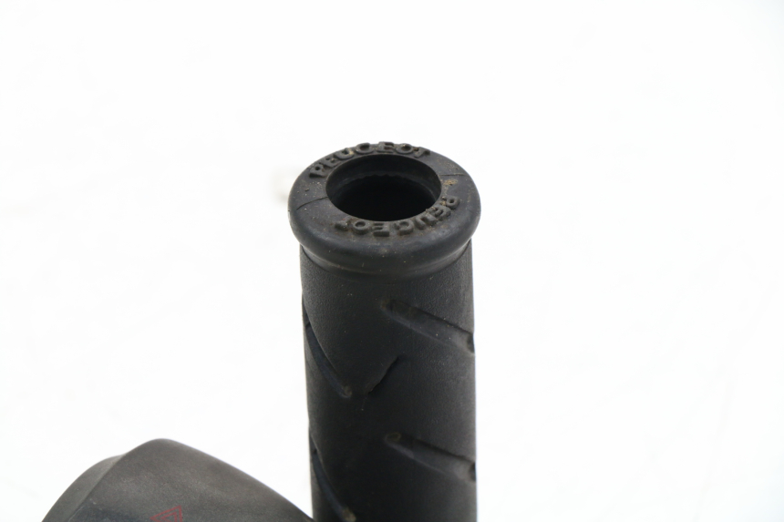 photo de RIGHT HANDLEBAR SWITCH PEUGEOT SATELIS COMPRESSOR K15 125 (2006 - 2009)