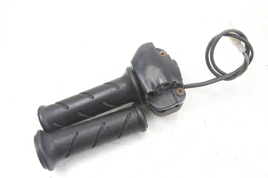 photo de RIGHT HANDLEBAR SWITCH PEUGEOT TKR TREKKER FURIOUS 50 (2005 - 2014)