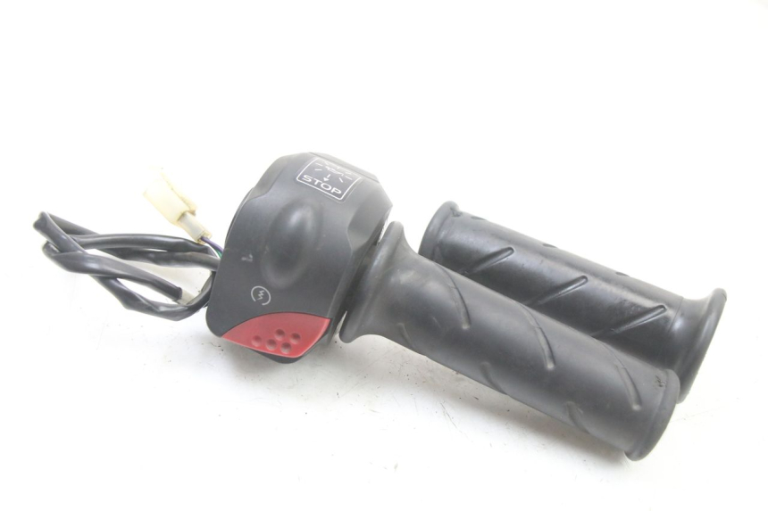 photo de RIGHT SWITCH PEUGEOT TREKKER TKR 50 (2005 - 2014)