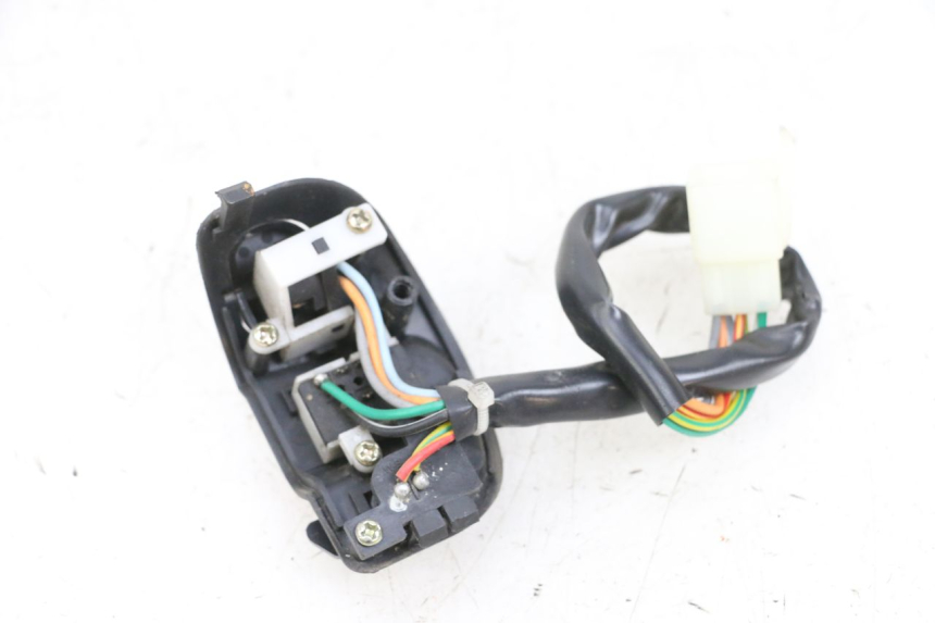 photo de RIGHT SWITCH EFUN PUSA 1 - Alternative perspective