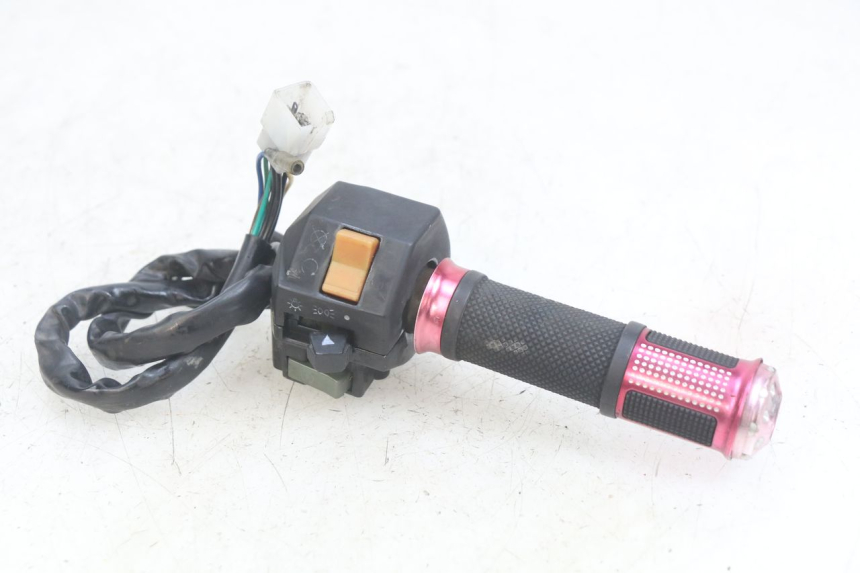 photo de RIGHT HANDLEBAR SWITCH YAMASAKI ROADSTER 50 (2013 - 2018)