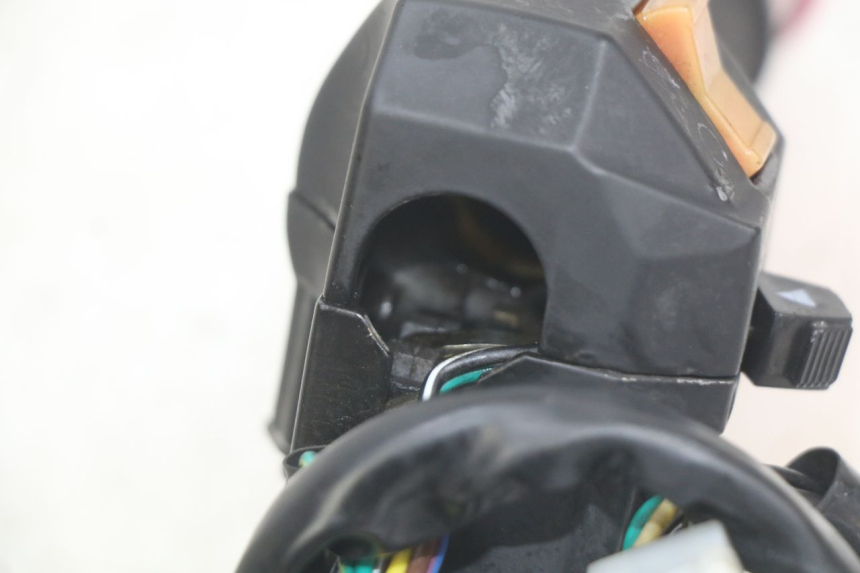photo de RIGHT HANDLEBAR SWITCH YAMASAKI ROADSTER 50 (2013 - 2018)
