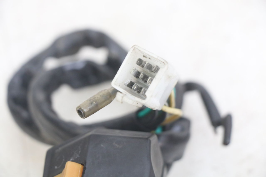 photo de RIGHT HANDLEBAR SWITCH YAMASAKI ROADSTER 50 (2013 - 2018)
