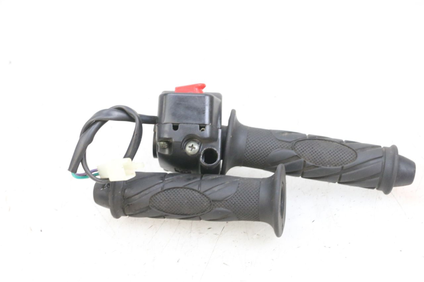 photo de RIGHT HANDLEBAR SWITCH TNT MOTOR ROMA 10' 4T 50 (2019 - 2022) - Alternative perspective