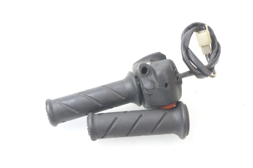 photo de RIGHT HANDLEBAR SWITCH PEUGEOT SATELIS COMPRESSOR K15 125 (2006 - 2009)