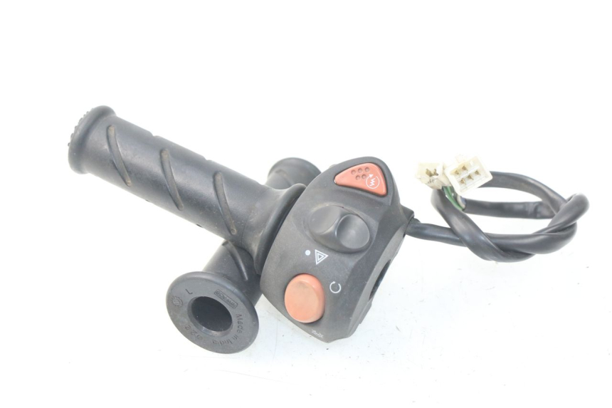 photo de RIGHT SWITCH PEUGEOT SATELIS 300 (2012 - 2015)