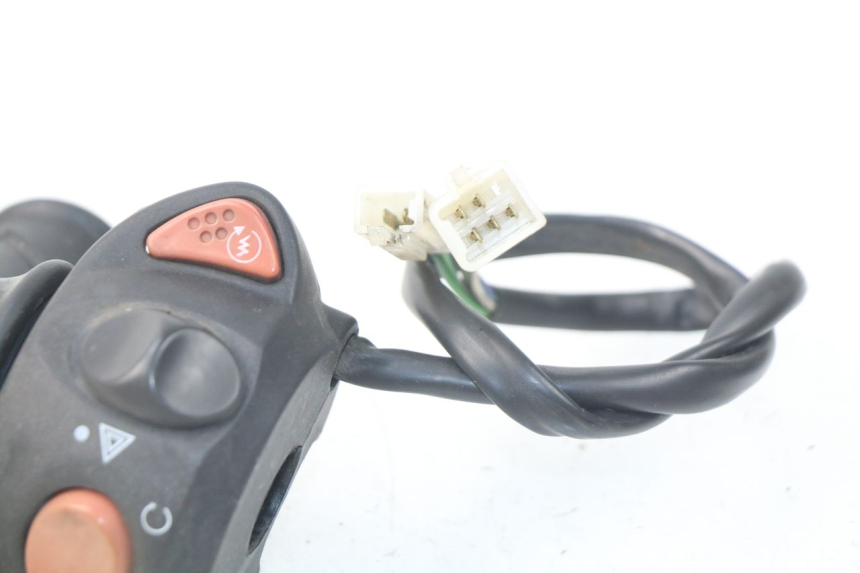 photo de RIGHT SWITCH PEUGEOT SATELIS 300 (2012 - 2015)
