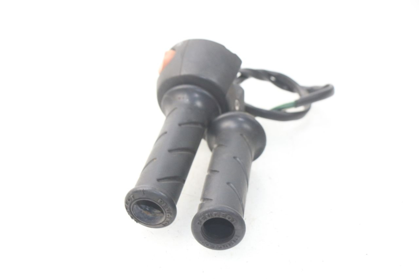 photo de RIGHT SWITCH PEUGEOT SATELIS 300 (2012 - 2015)