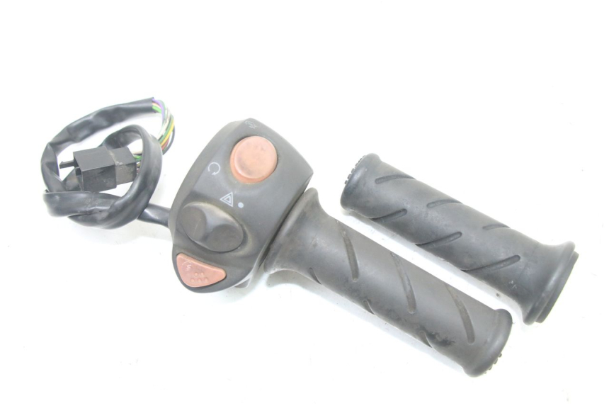 photo de RIGHT SWITCH PEUGEOT SATELIS 125 (2013 - 2018)