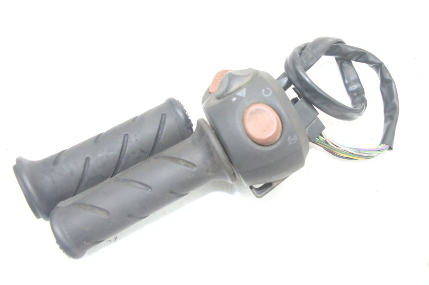 photo de RIGHT SWITCH PEUGEOT SATELIS 125 (2013 - 2018)