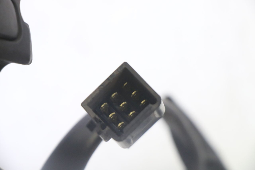 photo de RIGHT SWITCH PEUGEOT SATELIS 125 (2013 - 2018)