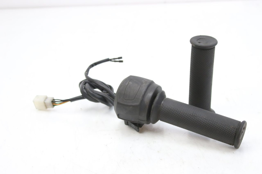 photo de RIGHT SWITCH APRILIA SR R 2T LC 50 (2018 - 2021)