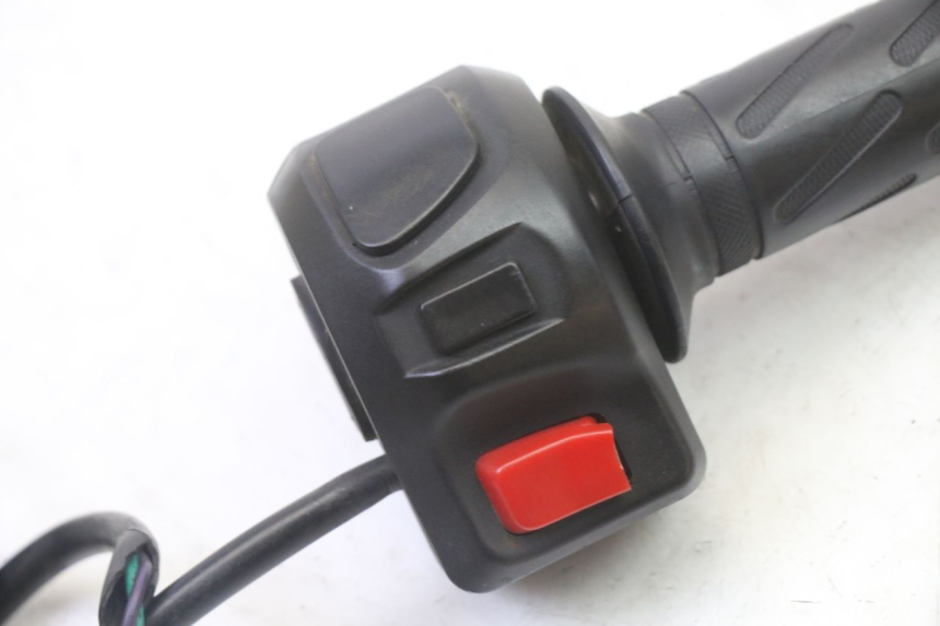 photo de RIGHT SWITCH PEUGEOT STREETZONE I 2T 50 (2018 - 2020)