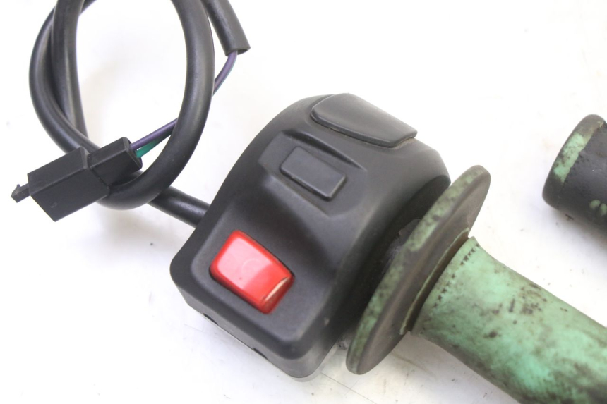 photo de RIGHT SWITCH PEUGEOT STREETZONE I NAKED 2T 50 (2018 - 2020)