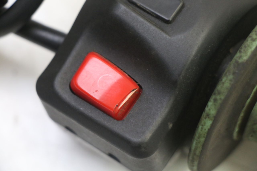 photo de RIGHT SWITCH PEUGEOT STREETZONE I NAKED 2T 50 (2018 - 2020)