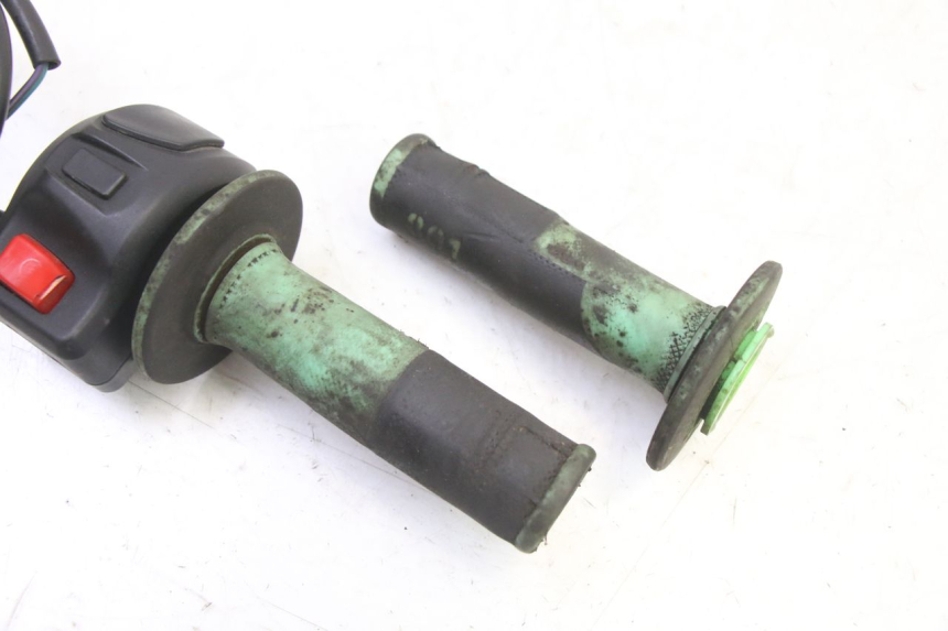 photo de RIGHT SWITCH PEUGEOT STREETZONE I NAKED 2T 50 (2018 - 2020)