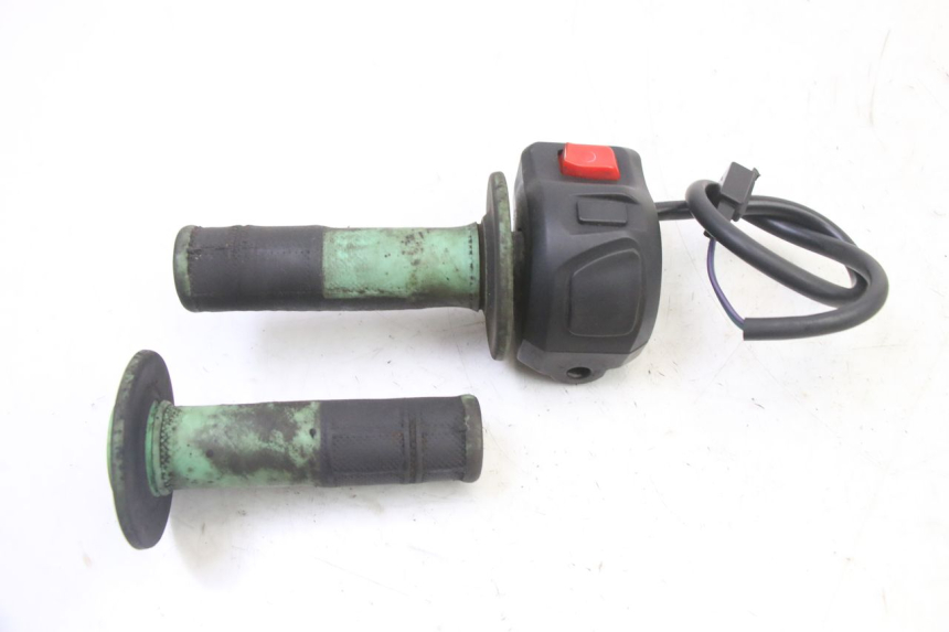 photo de RIGHT SWITCH PEUGEOT STREETZONE I NAKED 2T 50 (2018 - 2020)