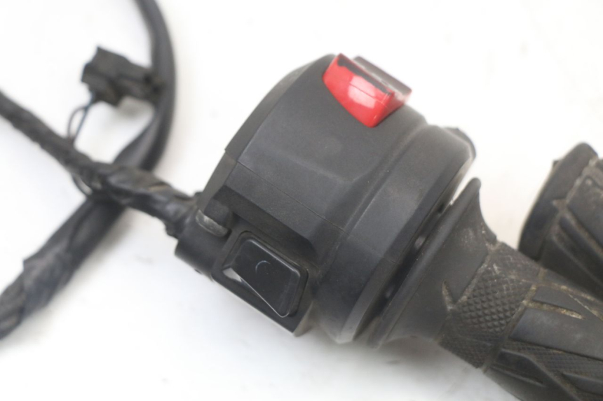 photo de RIGHT SWITCH SUZUKI GSR 750 (2011 - 2017)