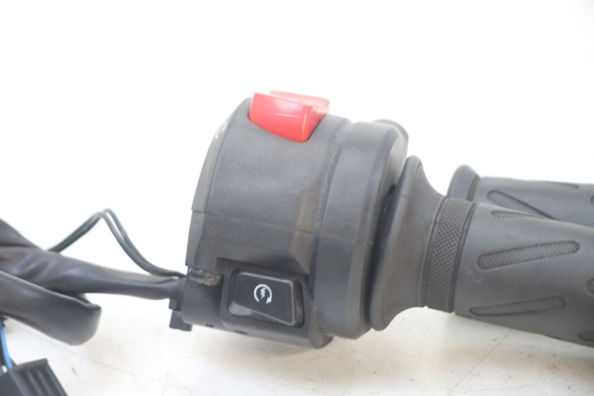photo de RIGHT SWITCH SUZUKI GSX F GSXF 650 (2007 - 2015)