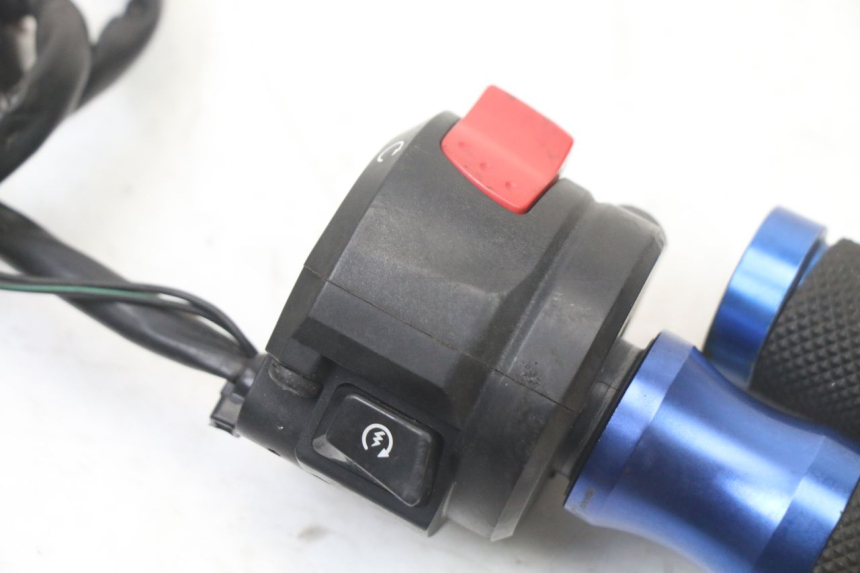 photo de RIGHT SWITCH SUZUKI GSX F GSXF 650 (2007 - 2015)
