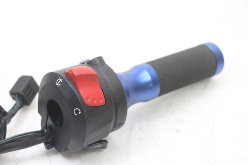 photo de RIGHT SWITCH SUZUKI GSX F GSXF 650 (2007 - 2015)