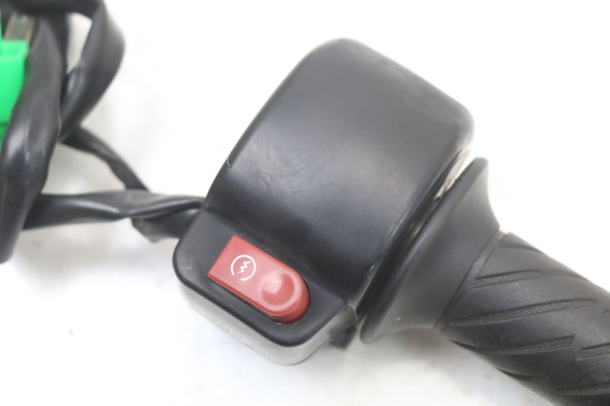 photo de RIGHT HANDLEBAR SWITCH SYM CROX 4T 50 (2016 - 2023)