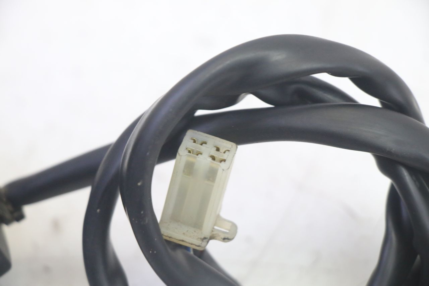 photo de RIGHT SWITCH YAMAHA TZR 50 (2008 - 2016) - Fixing points details