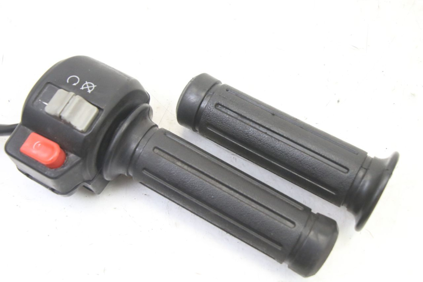 photo de RIGHT HANDLEBAR SWITCH PEUGEOT V-CLIC VCLIC 50 (2007 - 2013)
