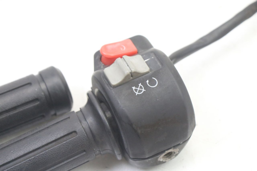 photo de RIGHT HANDLEBAR SWITCH PEUGEOT V-CLIC VCLIC 50 (2007 - 2013)
