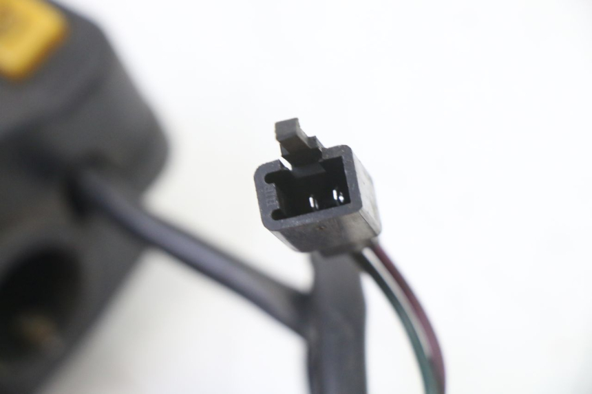photo de RIGHT HANDLEBAR SWITCH PEUGEOT VIVACITY NEW 4T 50 (2008 - 2017)