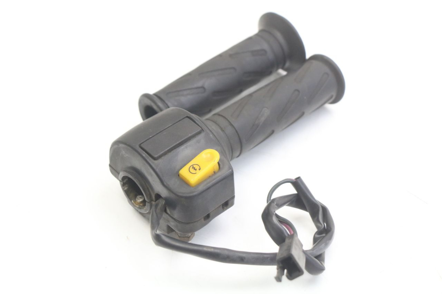 photo de RIGHT SWITCH PEUGEOT VIVACITY 125 (2010 - 2017)