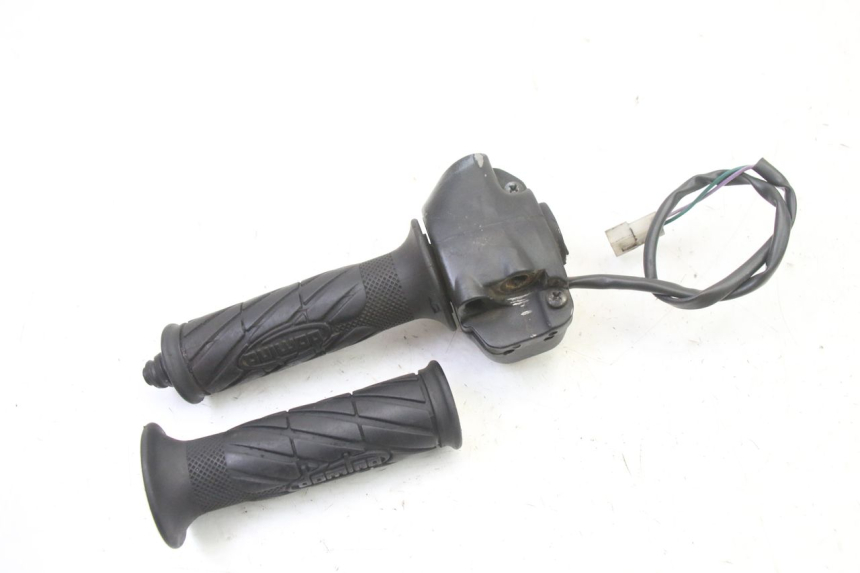 photo de RIGHT HANDLEBAR SWITCH PEUGEOT VIVACITY 50 (2004 - 2009)