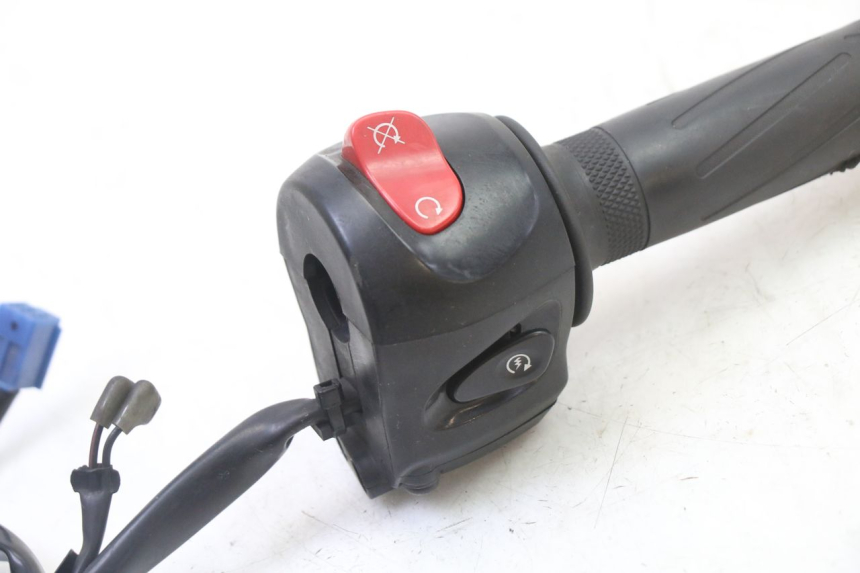 photo de RIGHT SWITCH YAMAHA XJ6 ABS 600 (2008 - 2016)