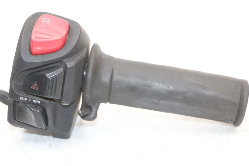 photo de RIGHT HANDLEBAR SWITCH YAMAHA XMAX X-MAX ABS 125 (2017 - 2020)